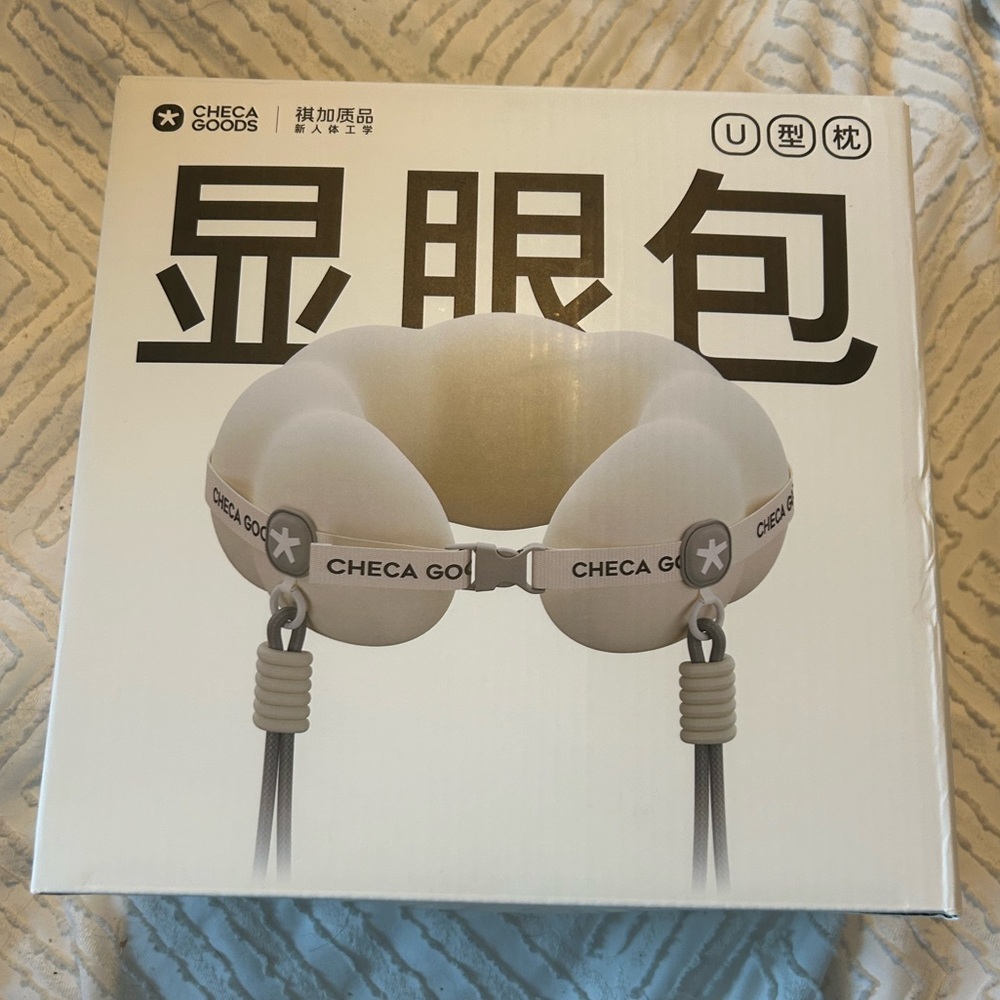 Checa Goods Ergonomic Neck Pillow- Never Used